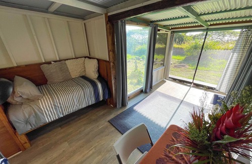 Kealakekua Cabin | Pueo Cabin with Shared Bath and Common House