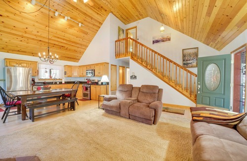 Pine House | Relax Fireside + Play Games! Hiker’s Haven in Pine