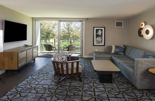 Waikoloa Resort | Resort View 1BR Suite at Ocean Tower on Hawaii's Big Island