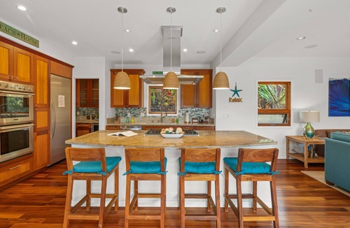 Bayview House | Rusty Sunrise by Alekona Kauai: 3BR Home Walking Distance to the Grand Hyatt and Shipwreck Beach