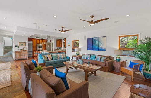 Bayview House | Rusty Sunrise by Alekona Kauai: 3BR Home Walking Distance to the Grand Hyatt and Shipwreck Beach