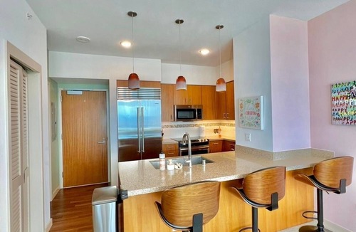 Kaka'ako Condo | Salt at Kakaako Luxury Penthouse - Oceanview, pool, hot tub, parking, 3 minimall