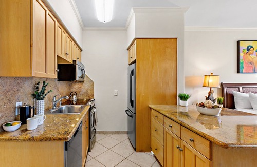 Historic Lahaina Front Street Condo | Scenic West Maui Mountain View Escape