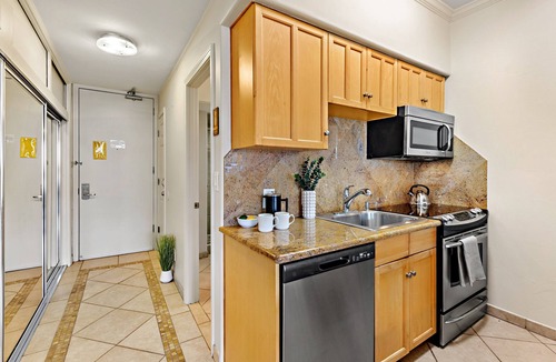 Historic Lahaina Front Street Condo | Scenic West Maui Mountain View Escape