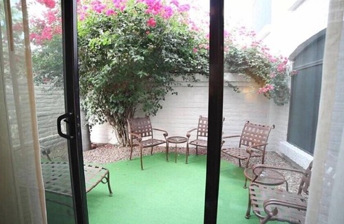 Arcadia Condo | Scottsdale Camelback Resort Classic 3BR Condo with Playground