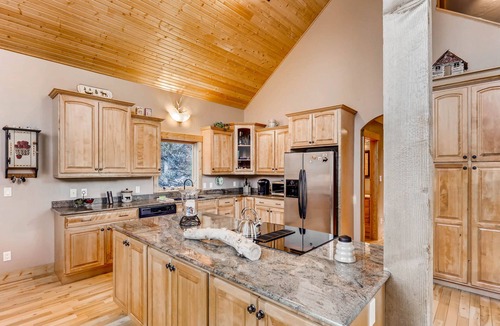 Alma Cabin | Seasonal Creek on Property - Fishing on Foot, Mtn Views, Near Breck