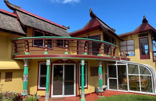 Haiku House | Serene Eco Retreat: Ocean Views, Waterfalls, and Scenic Trails!