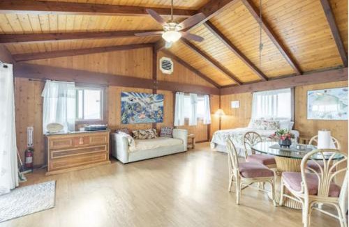 Captain Cook House | Serenity Hale