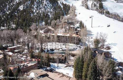 Aspen Condo | Ski In/Out Condo Next to Little Nell Ski Run and Gondola