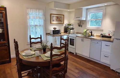 Demorest House | Small 1897 Farm House, super cozy on two acres