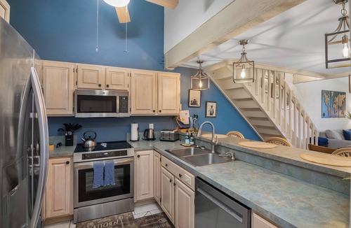 Waikoloa Village Condo | Spacious 3 bedroom ocean view, large balcony, King beds, Pool & Spa