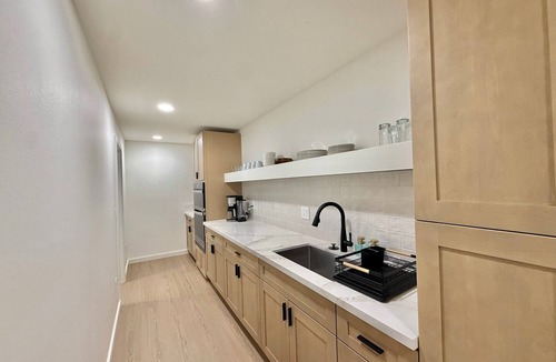 Waialee House | Spacious 4-bedroom home with AC located minutes from Hale’iwa town and Waimea