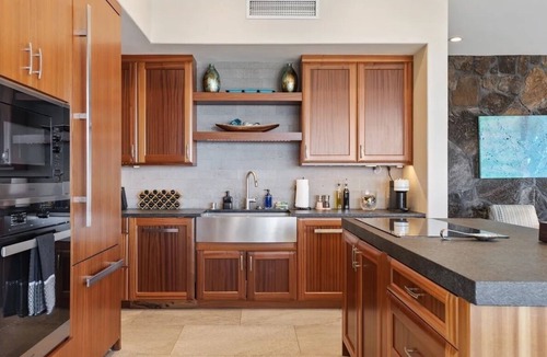Kailua-Kona House | Spacious 4-bedroom house plus bunk room with WiFi and AC in charming Kailua-Kona