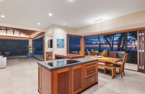 Kailua-Kona House | Spacious 4-bedroom house plus bunk room with WiFi and AC in charming Kailua-Kona