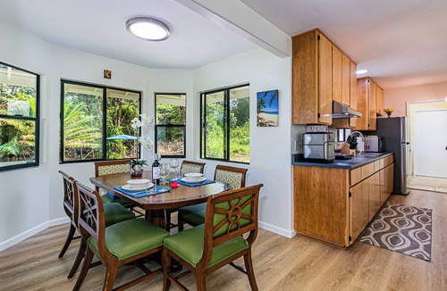 Fern Acres House | Spacious one-bedroom Hawaiiana. Visit Volcano!