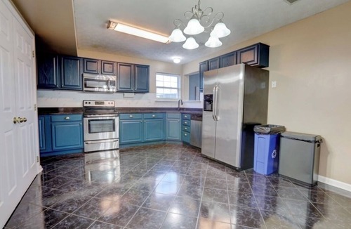 Lexington House | Spacious Retreat with Fenced Yard Near KY Horse Park & UK!