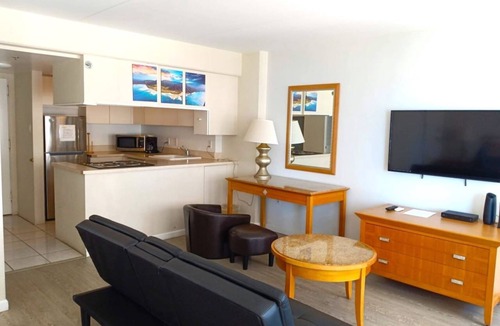Waikiki Condo | Stay at Ilikai – 2 Units Ocean Views! Sleeps 10, Ideal for Groups.