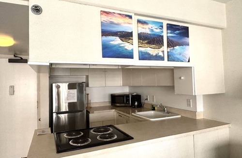 Waikiki Condo | Stay at Ilikai – 2 Units Ocean Views! Sleeps 10, Ideal for Groups.