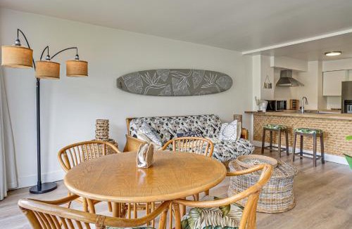 Makaha House | Stay on Waianae Coast! Ocean-View Condo w/Pools
