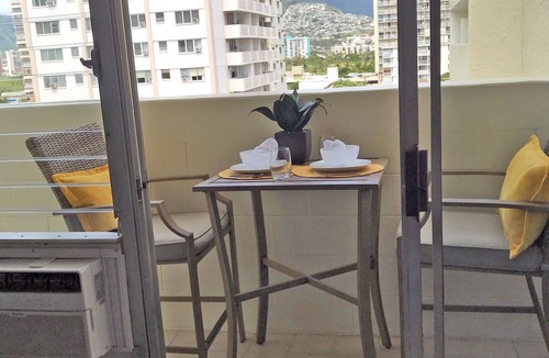Waikiki Condo | Studio Steps From Waikiki Beach - #906-A