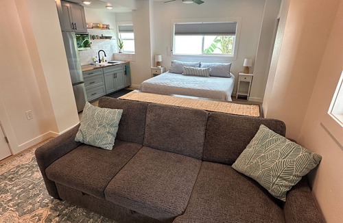 Punaluu Apartment | Studio with AC and kitchenette