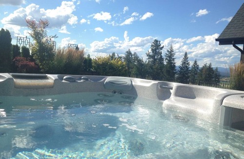Colbert House | Suite Getaway at Green Bluff w/hot tub, BBQ, private garden and views!