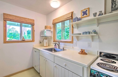 Wailua House | Summer Deal Kapaa 1BR Cottage Walk to Beach Shops and Dining