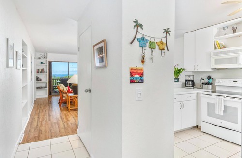 Kahaluu-Keauhou Condo | Summer Deal Kona Ocean View Condo with Lanai and Resort Pool Access