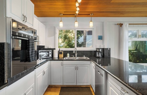 Anahola House | Summer Deal Oceanfront Kauai 2BR Home with Direct Beach Access