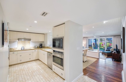 Kahuku Villa | SUMMER REDUCED! Villa 106 Ocean View Turtle Bay