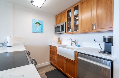 Mokuleia Condo | Sunset Shores - Waialua Oceanfront Retreat