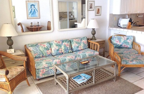 Makaha Condo | SUPER LOW RATE! 30 Nt Min. Stay! BEACHFRONT CONDO!FREE PKG,WiFi-POOL,HOT TUB,BBQ
