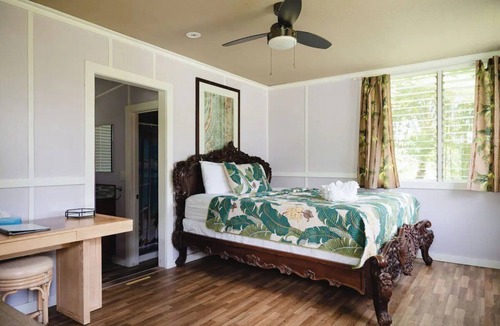 Pahoa Hotel | The Canopy Suite: King Accommodations Wrapped in Tropical Vistas