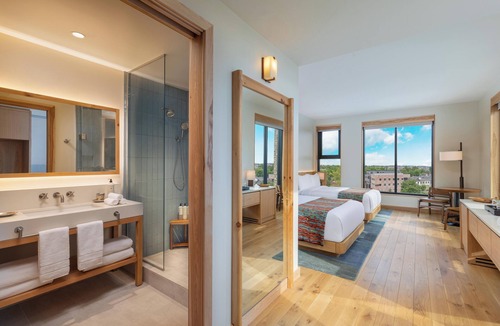 Downtown Hotel | The Compton