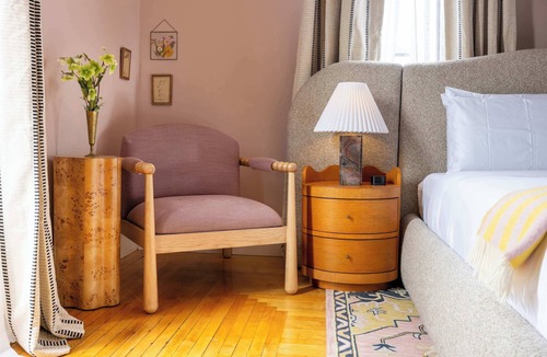 Corey Square Bed & Breakfast | The Dawn Room - Ash Street Inn