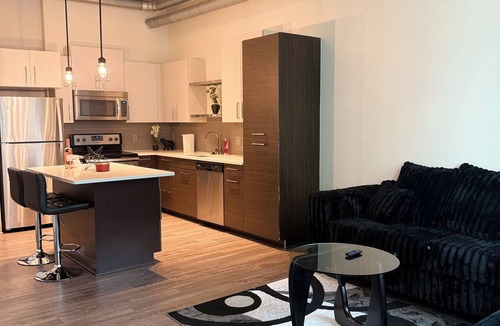 Peachtree Center Apartment | The Midnight Luxury Condo With Pool, Gym & Minutes to Downtown ATL