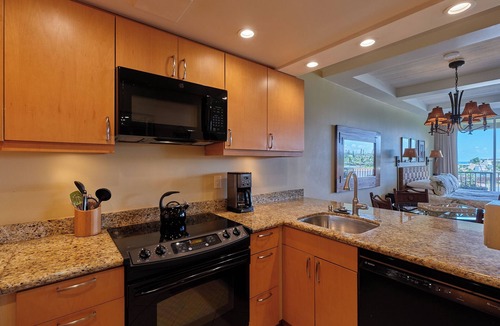 Kaanapali Apartment | The Whaler 814, Black Rock, All 5 Stars. Ocean and Beachfront Views
