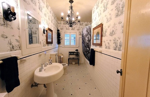 Altamont Bed & Breakfast | The Whitetail - Celebrating Wildlife Conservation