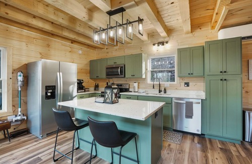Creola Cabin | Timberline Retreat | Hocking Hills, Hot Tub