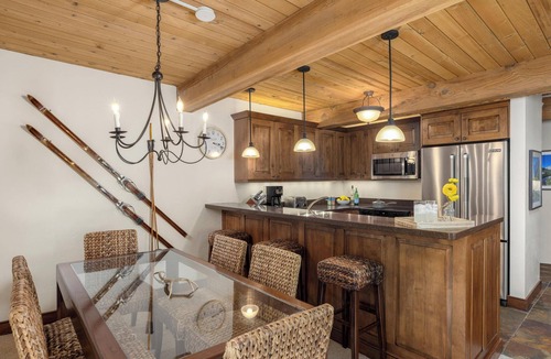 Snowmass Village Condo | Top of the Village~Ski-in/out~HT~Pool~Grill~Parking