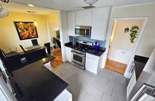 Hale House | Top-Rated Bungalow Near City Park/National Jewish