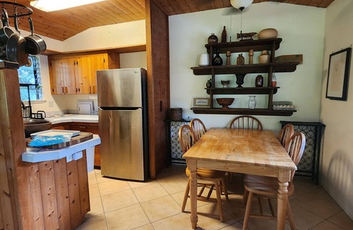 Keaau House | Tropical 4BR/3BA Retreat near Hilo w/Private Entrances & High-Speed Wi-Fi