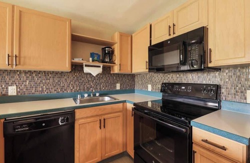 Kapaa Condo | Tropical Garden 1BR Loft Pono Kai Resort H307