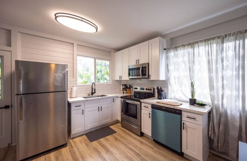 Hilo Cottage | Tropical Oasis, Walk to Hilo`s Best Spots