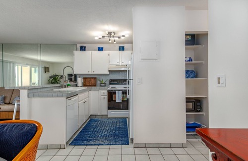 Kailua-Kona Condo | Tropical Paradise Awaits: Stunning Hawaii Condo with Ocean Views!