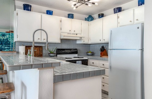 Kailua-Kona Condo | Tropical Paradise Awaits: Stunning Hawaii Condo with Ocean Views!