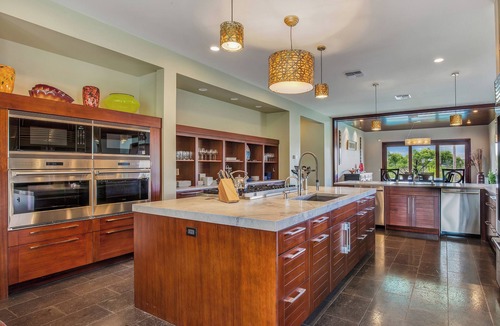Kamuela House | Two Adjoining Luxury Homes in Mauna Lani - 12 bdr, 2 heated pools, 16,000 sqft