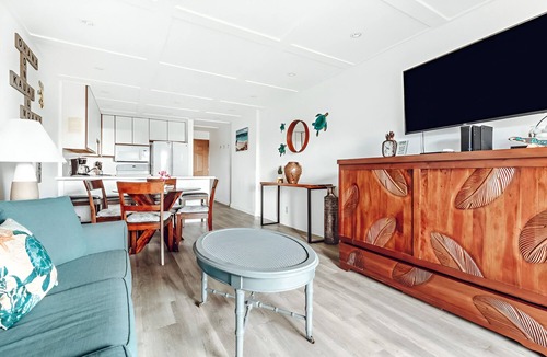 Nawiliwili Apartment | Two Bedroom Condo w/Full Kitchen | Onsite Outdoor Pool | Near Nawiliwili Park