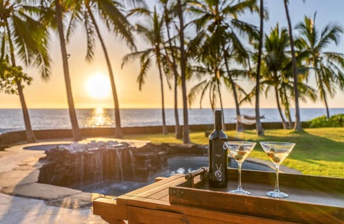 Kailua-Kona Villa | Ultra private oceanfront gated compound with pool & spa just minutes from town.