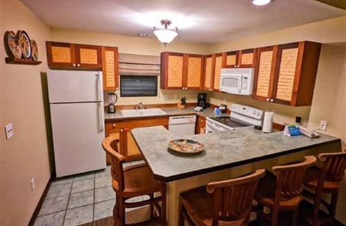 Kailua-Kona Resort | Ultra‑Rare Ironman Week Availability: 2‑Bedroom Deluxe at Wyndham Kona Hawaiian!